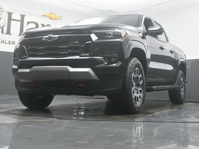 Used 2024 Chevrolet Colorado Z71 w/ Z71 Convenience Package 2 image 4