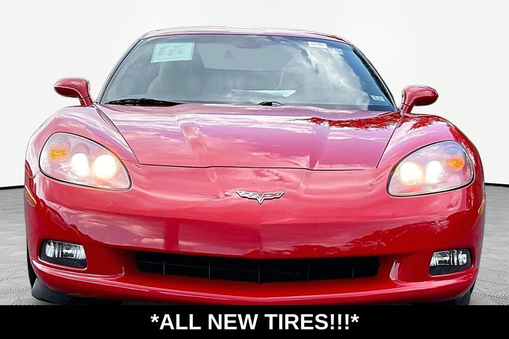 Used 2007 Chevrolet Corvette Coupe w/ Preferred Equipment Group RWD image 2