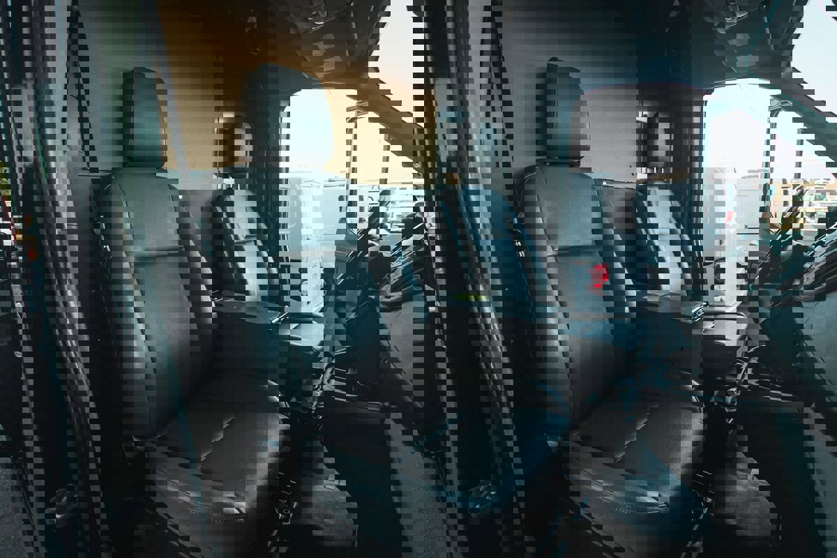 Used 2018 Ford Transit 250 148 Medium Roof image 16