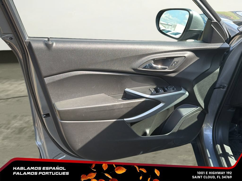 Used 2024 Chevrolet Trax LS w/ LS Convenience Package FWD image 11