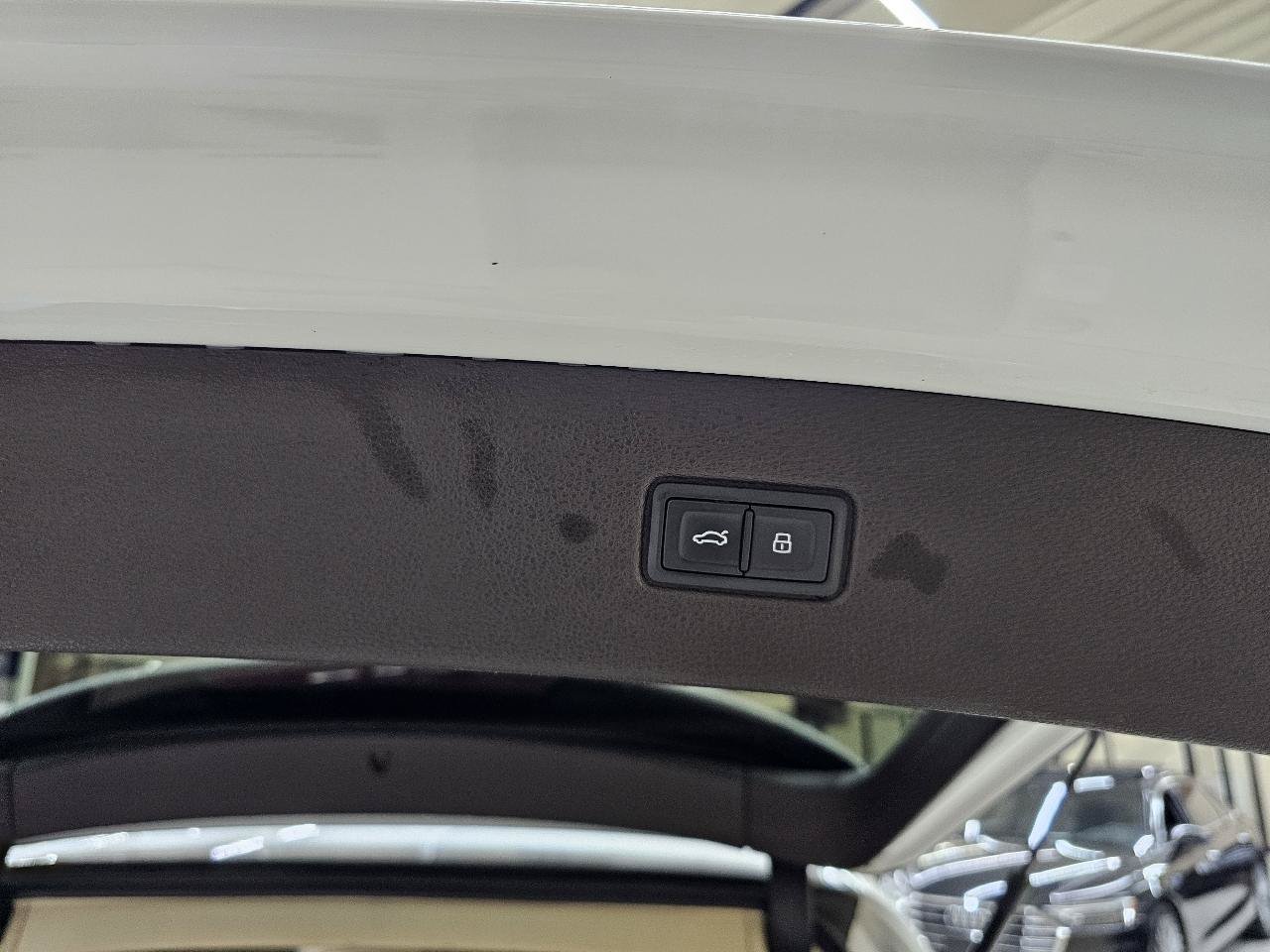 Used 2018 Audi Q7 3.0T Prestige AWD/4WD image 15