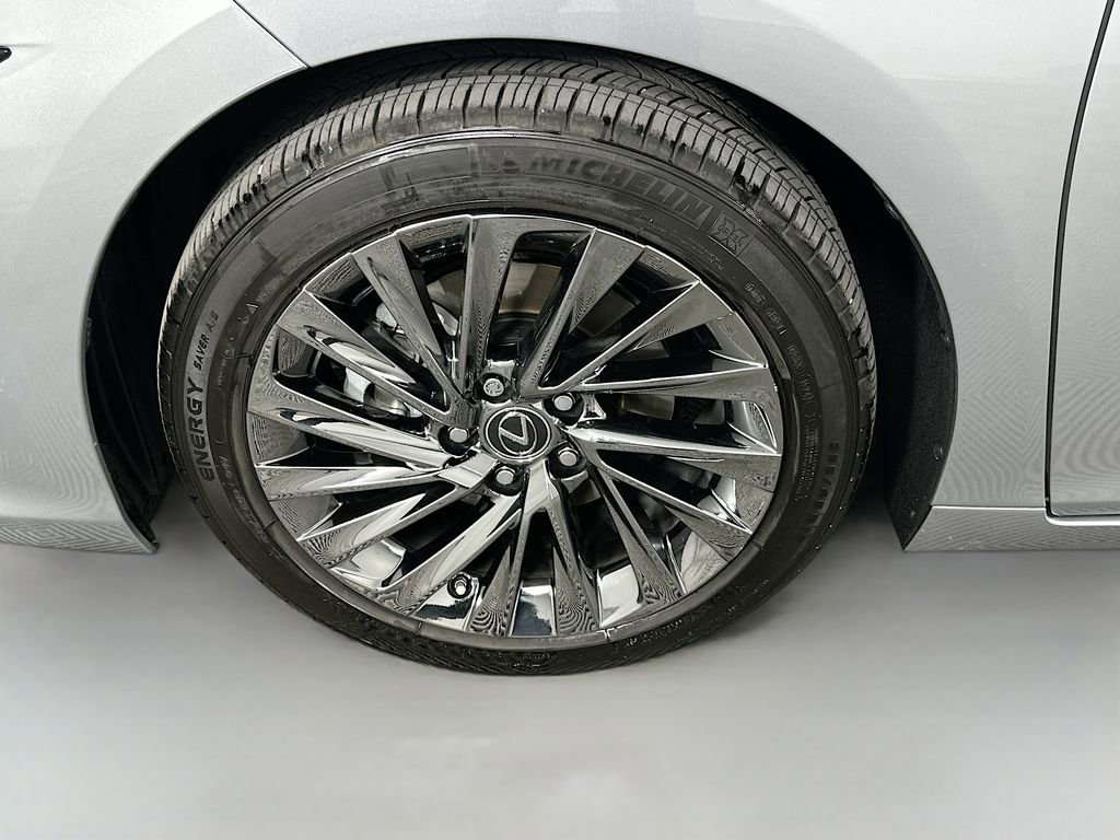 Used 2024 Lexus ES 350 Ultra Luxury w/ Accessory Package (Z2) image 32