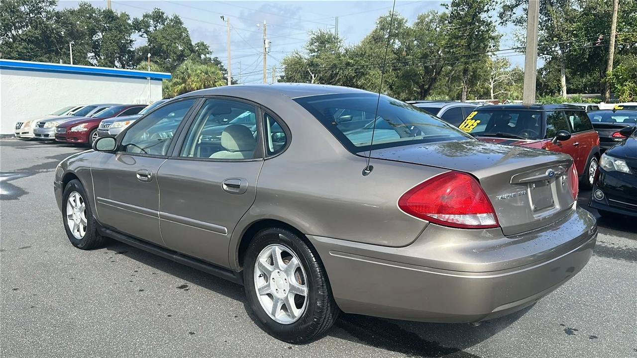 Used 2006 Ford Taurus SEL FWD image 11