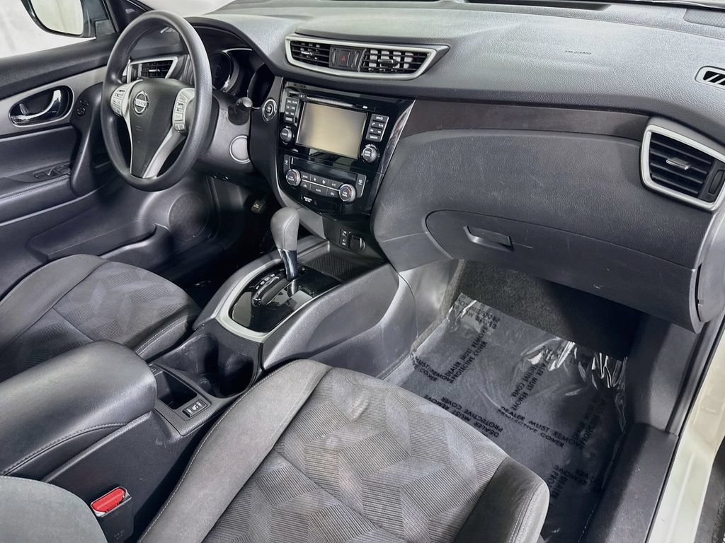 Used 2016 Nissan Rogue SV w/ SV Premium Package AWD/4WD image 32