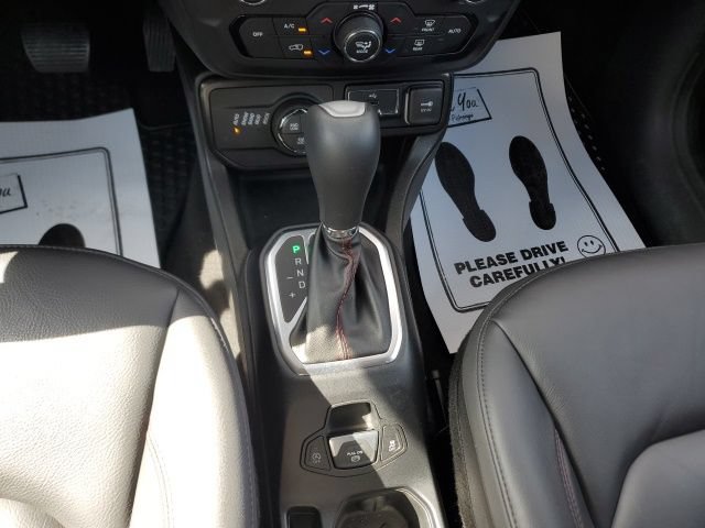 Used 2023 Jeep Renegade Trailhawk w/ Trailhawk Elite Group AWD/4WD image 19