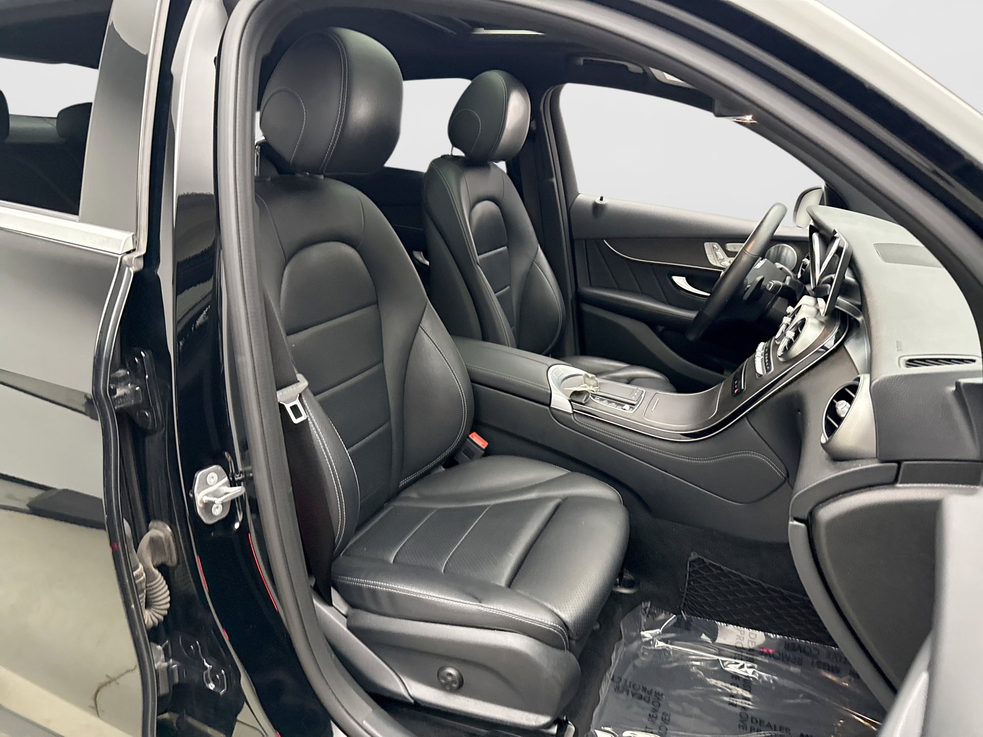 Used 2020 Mercedes-Benz GLC 300 4MATIC Coupe image 17