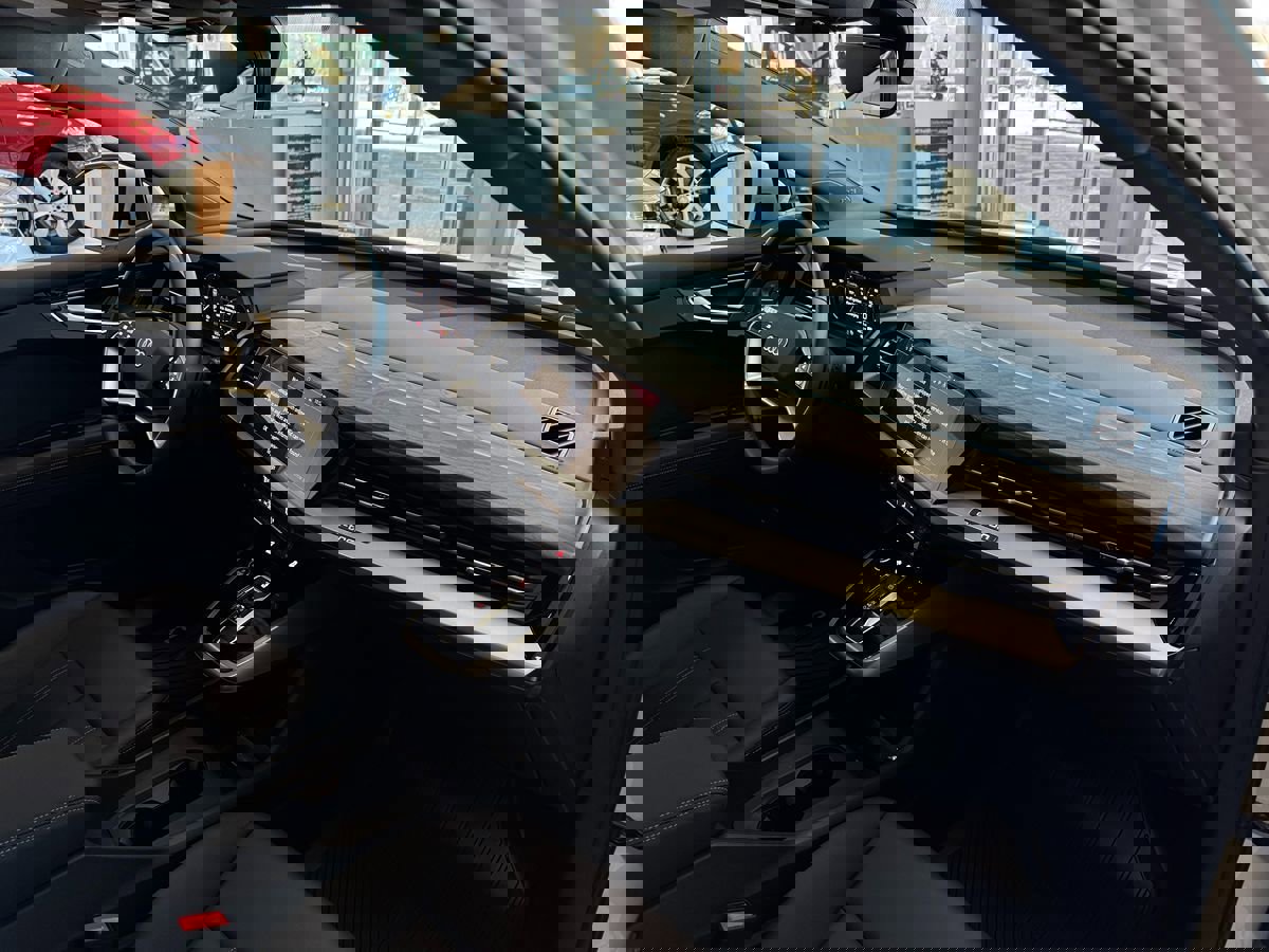 Used 2024 Audi Q4 e-tron Premium Plus w/ Premium Plus image 16