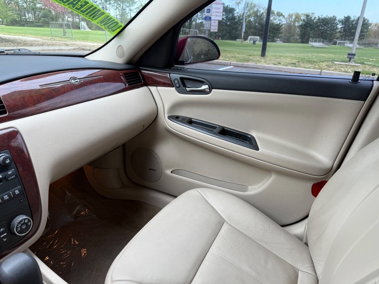 Used 2009 Chevrolet Impala LT w/ Luxury Edition Package FWD image 13