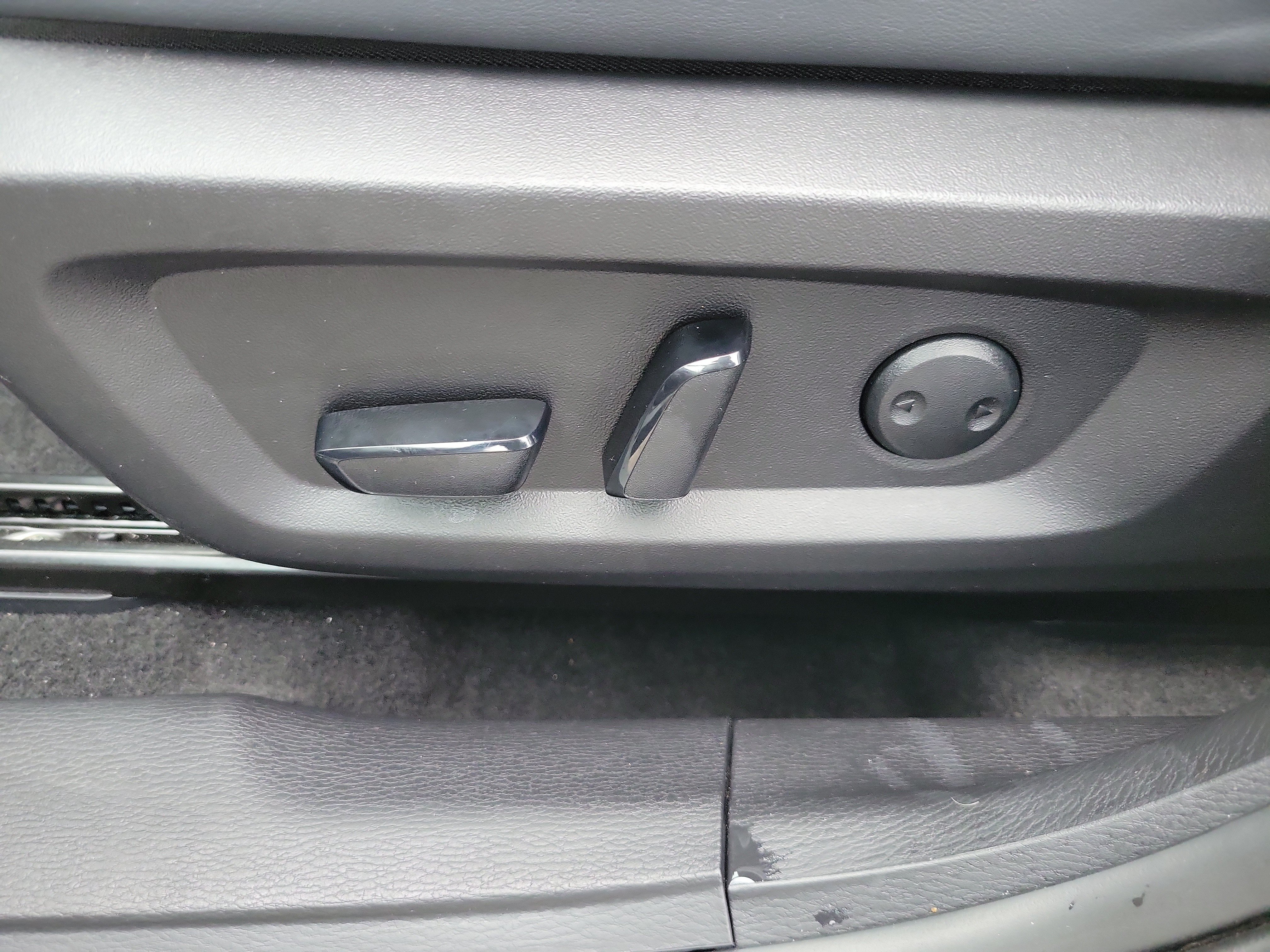 Used 2025 Mitsubishi Outlander SE FWD image 12