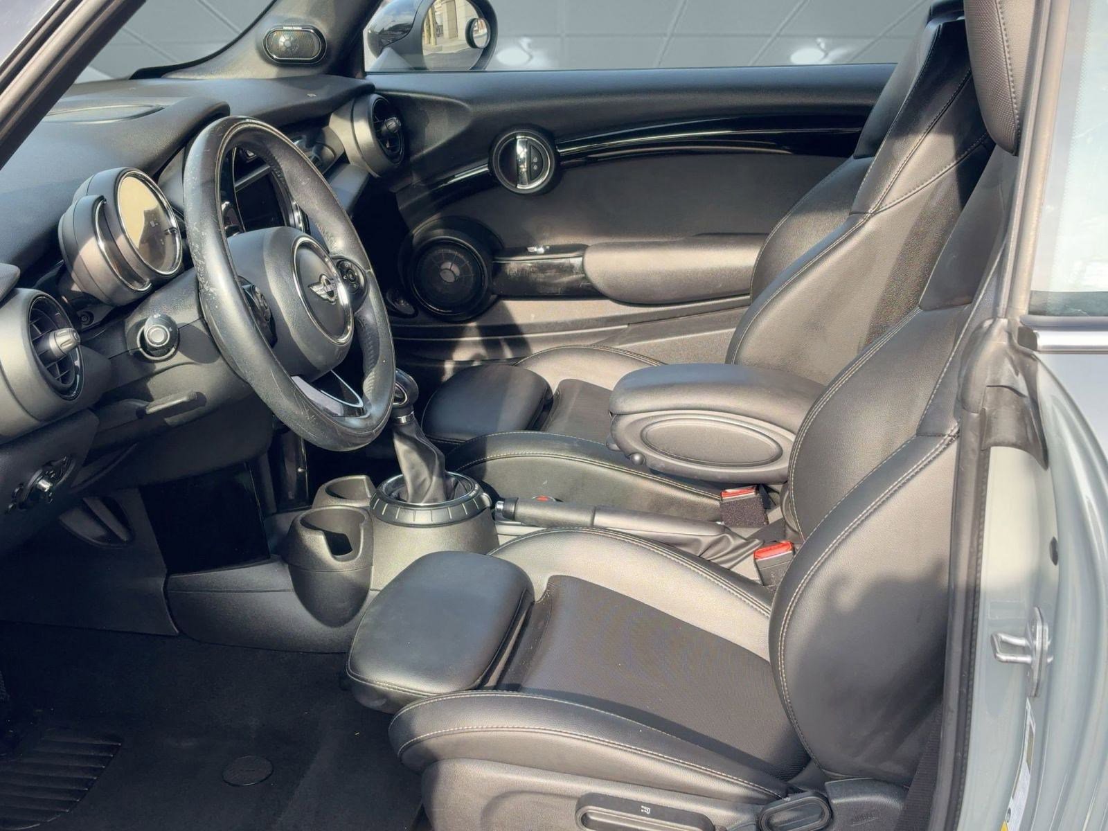 Used 2017 MINI Cooper Convertible image 5