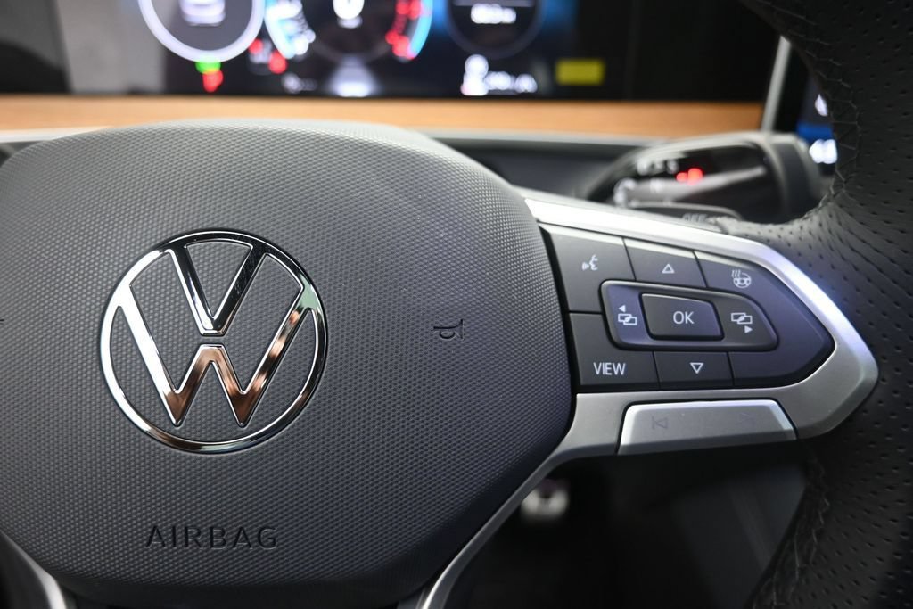 New 2026 Volkswagen Tiguan SEL R-Line AWD/4WD image 14