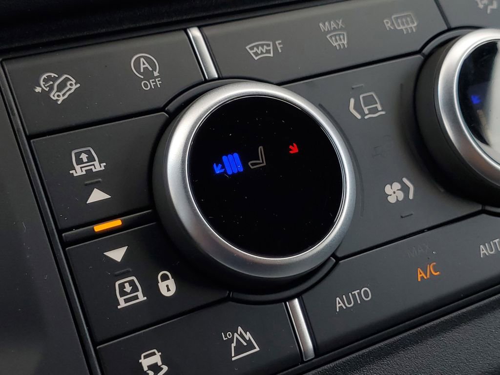 Certified 2025 Land Rover Defender 130 X-Dynamic SE image 26