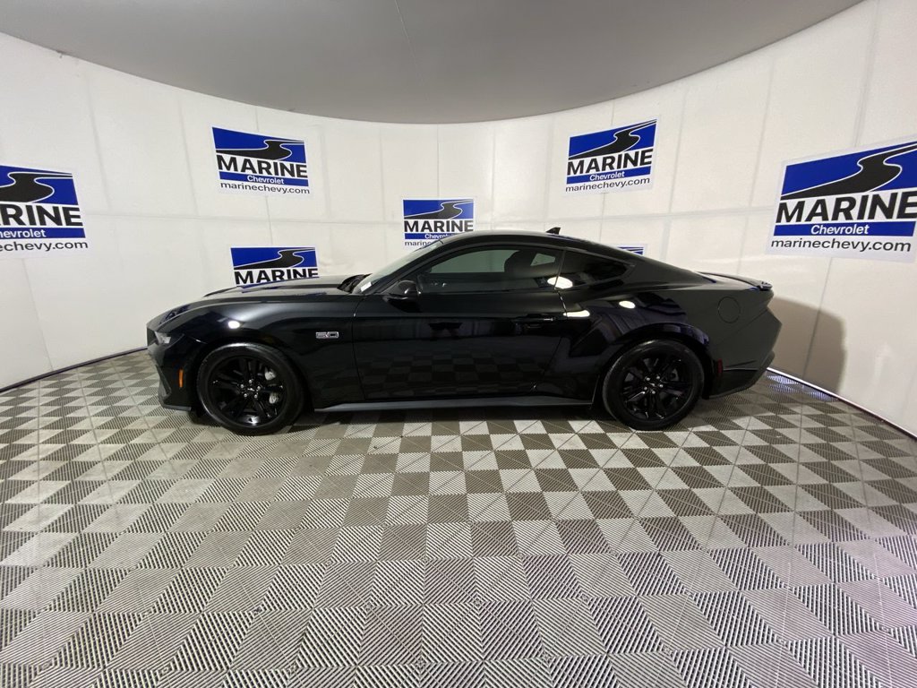 Used 2025 Ford Mustang GT RWD image 10