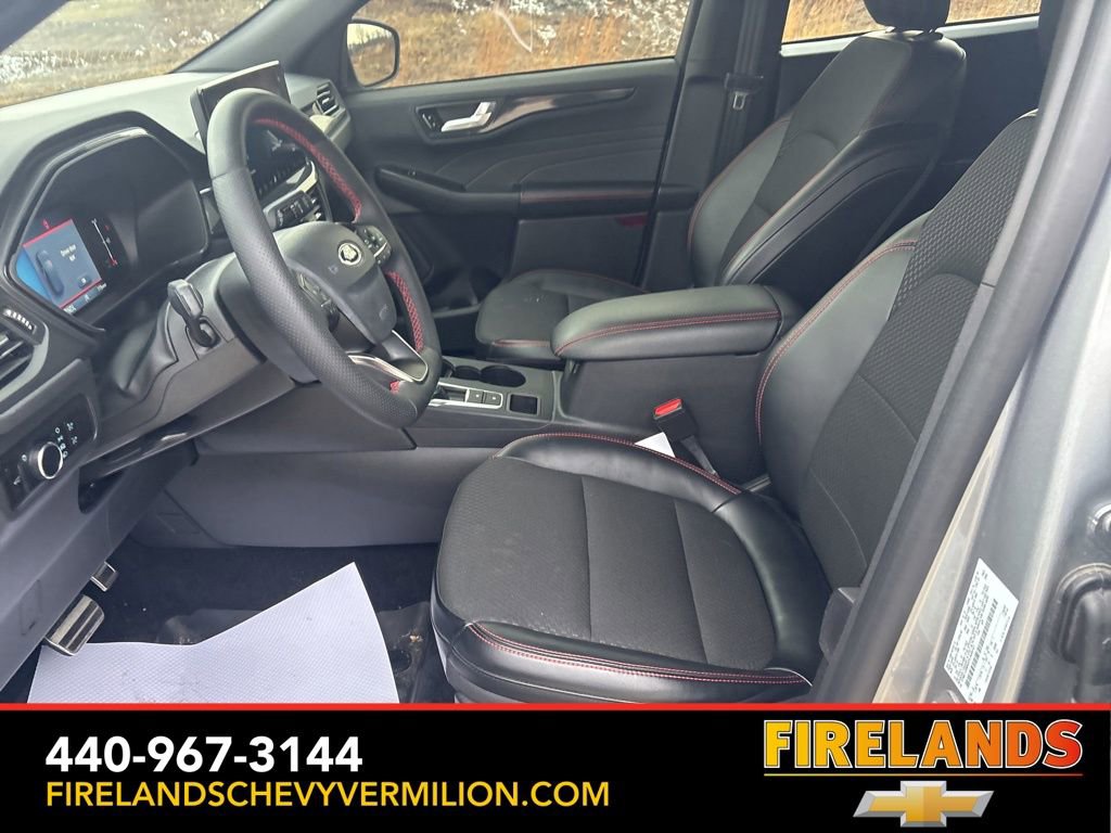 Used 2023 Ford Escape ST-Line w/ Tech Pack #1 AWD/4WD image 4