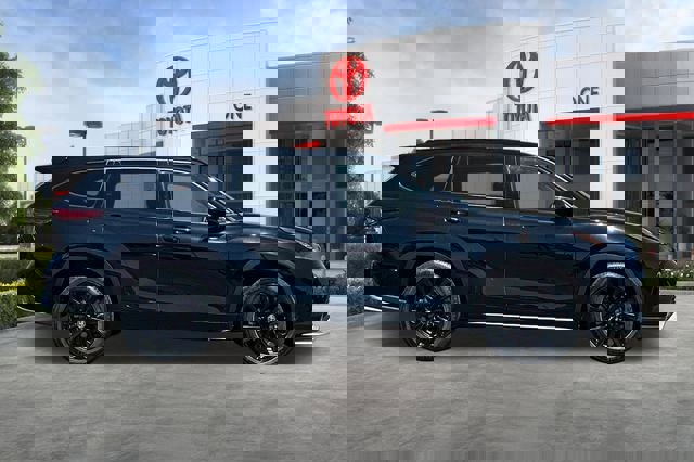 Used 2023 Toyota Highlander XSE image 3