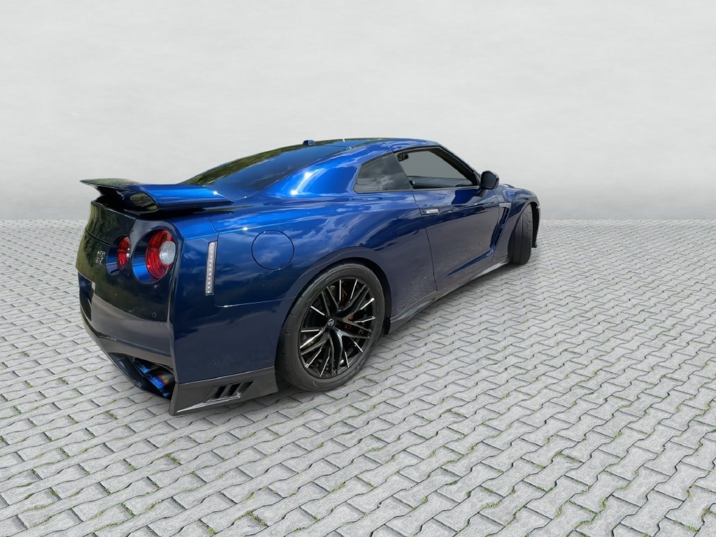 Used 2017 Nissan GT-R Premium w/ Premium Interior Package AWD/4WD image 8