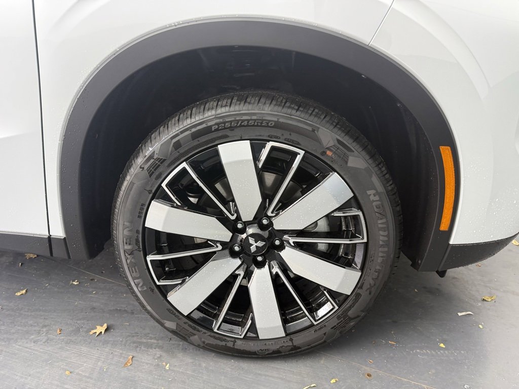 New 2025 Mitsubishi Outlander SE image 9