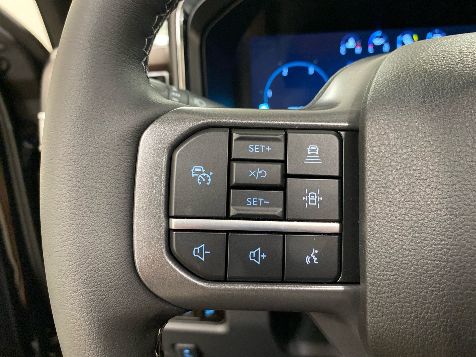 New 2026 Ford F350 Lariat w/ Tremor Off-Road Package AWD/4WD image 21