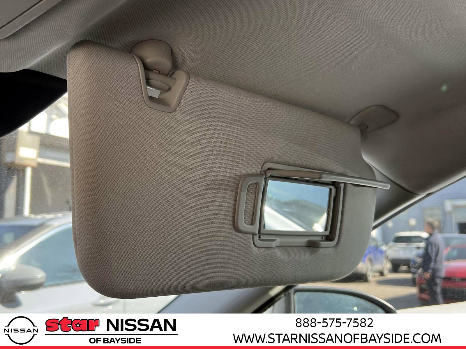 Used 2024 Nissan Pathfinder S image 31