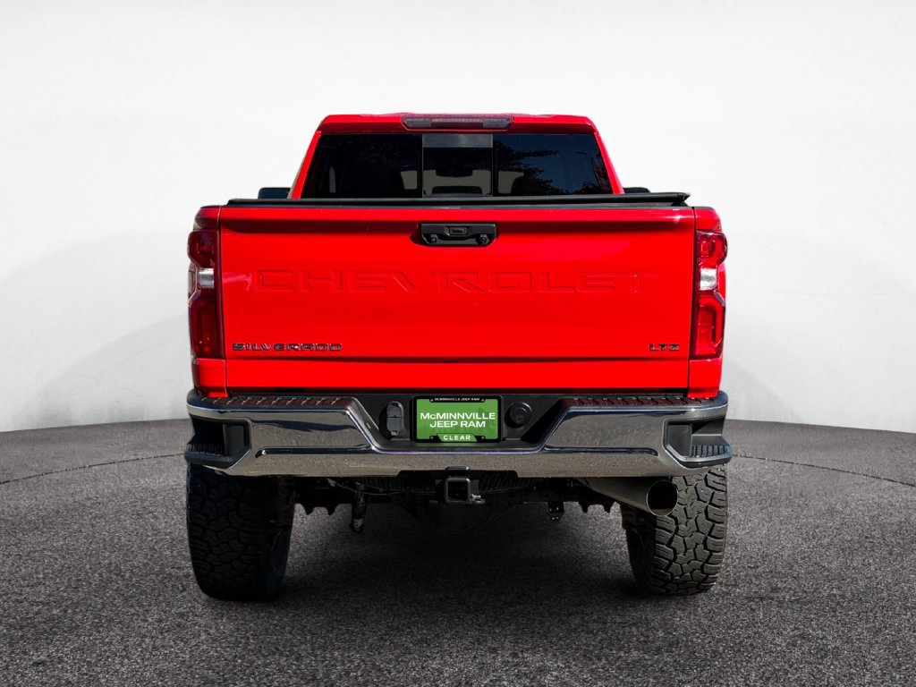 Used 2022 Chevrolet Silverado 3500 LTZ AWD/4WD image 4