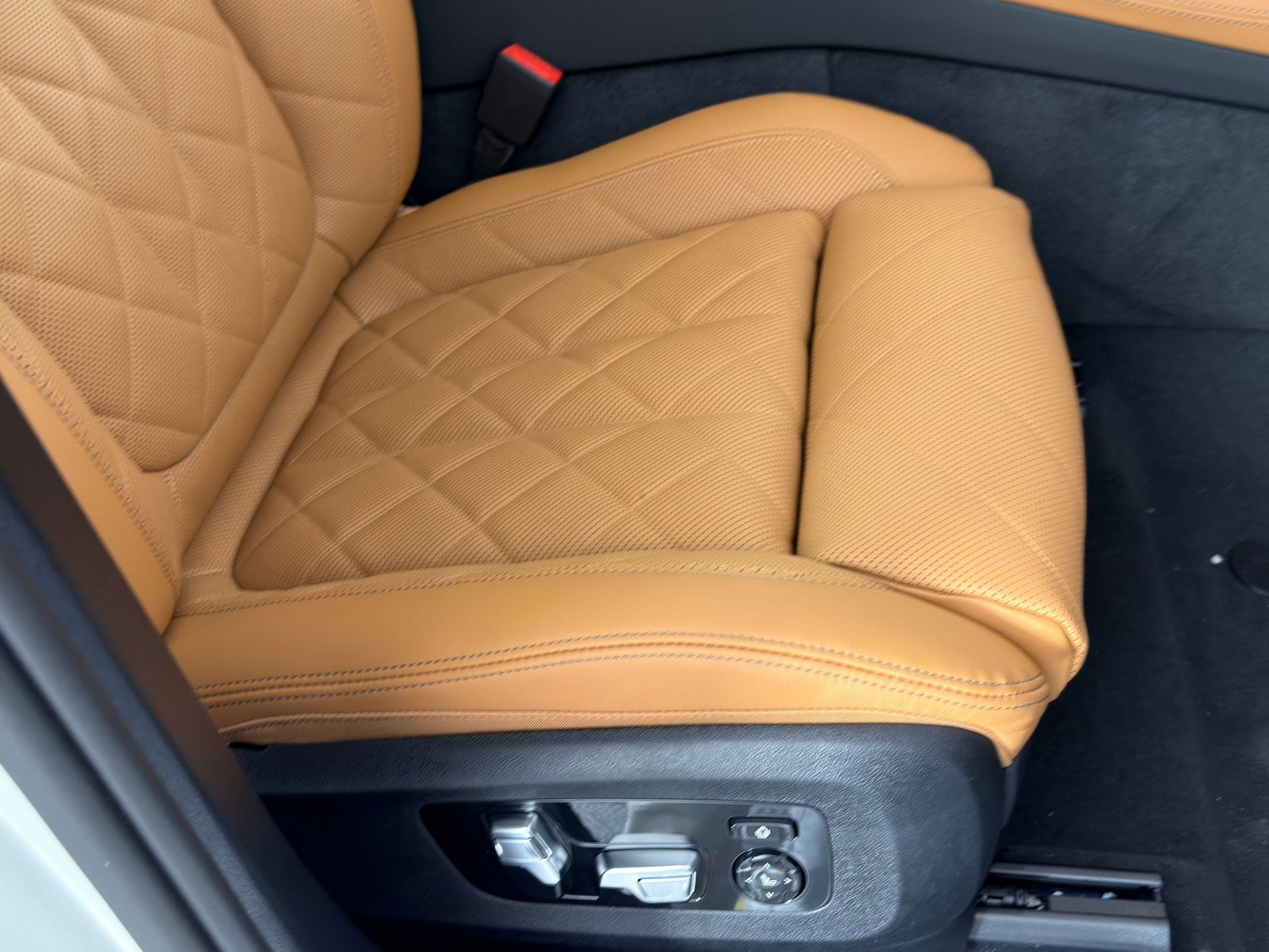 New 2026 BMW X5 xDrive40i w/ M Sport Package image 33