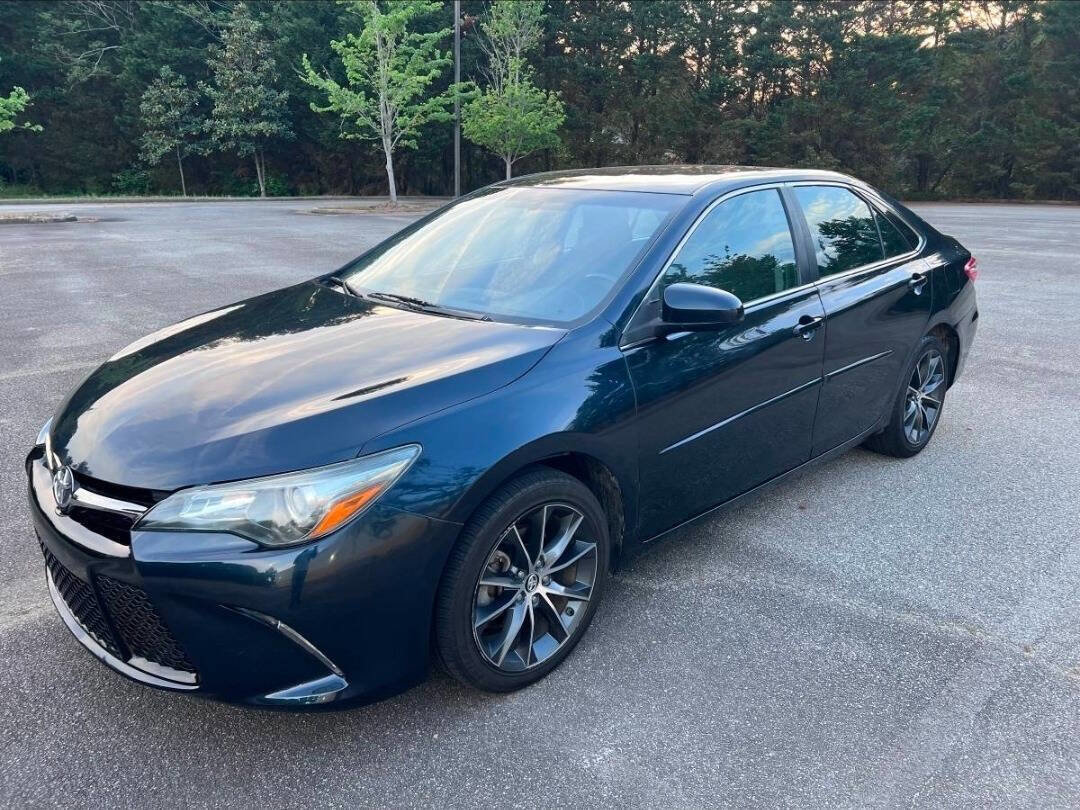 Used 2016 Toyota Camry XSE FWD image 2