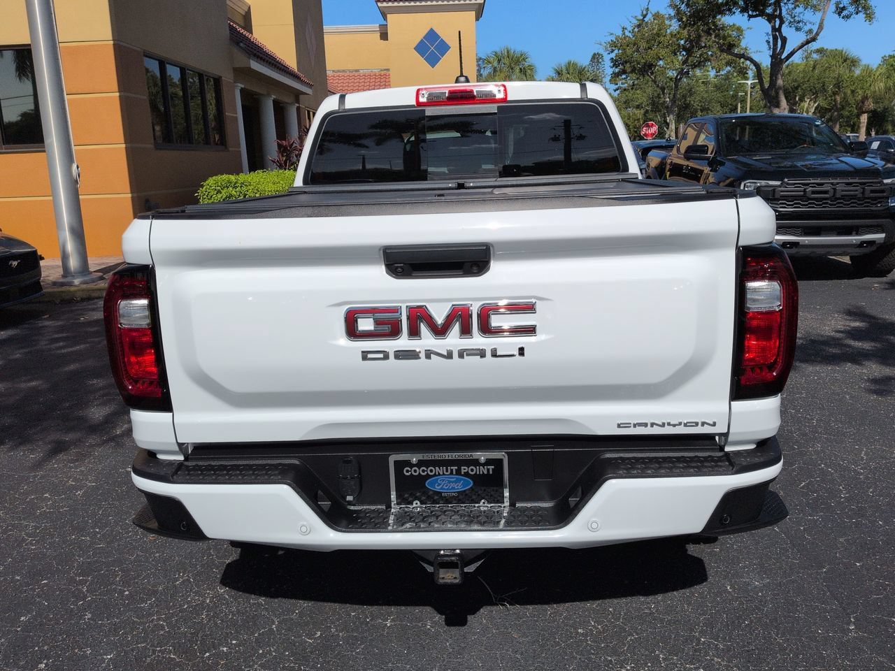 Used 2023 GMC Canyon Denali AWD/4WD image 5
