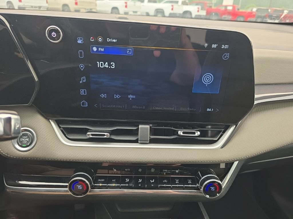 Used 2025 Chevrolet Equinox LT w/ Convenience Package II AWD/4WD image 12