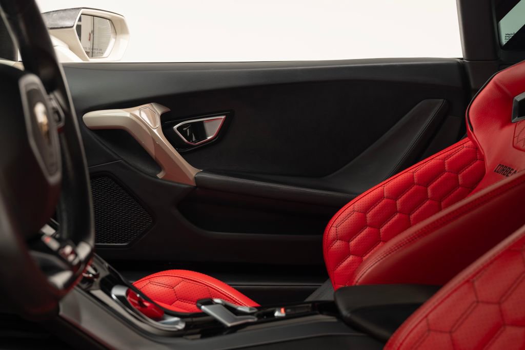 Used 2015 Lamborghini Huracan LP 610-4 image 17