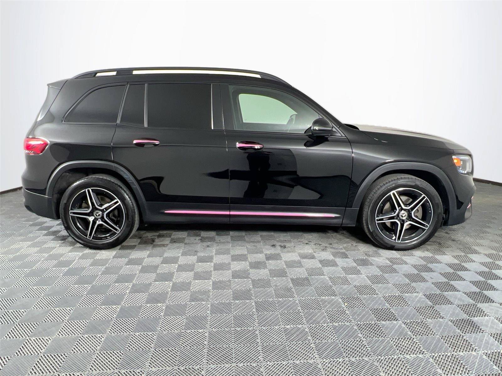 Used 2022 Mercedes-Benz GLB 250 4MATIC image 7