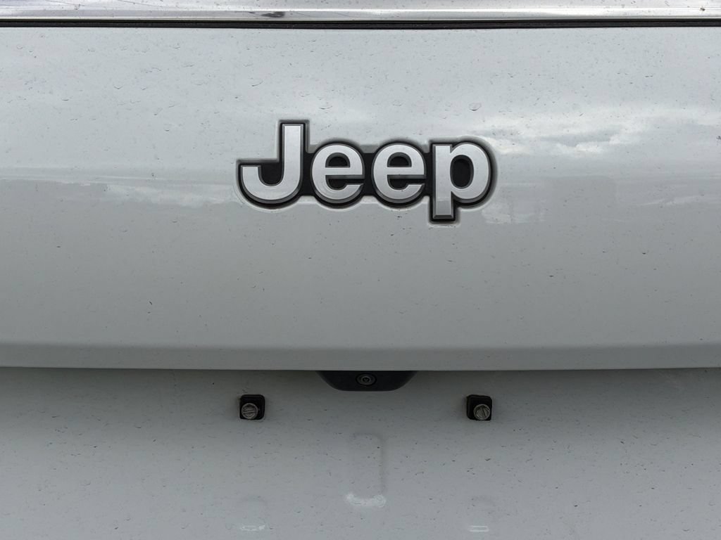 Used 2024 Jeep Grand Cherokee L Limited w/ Trailer Tow Package AWD/4WD image 10