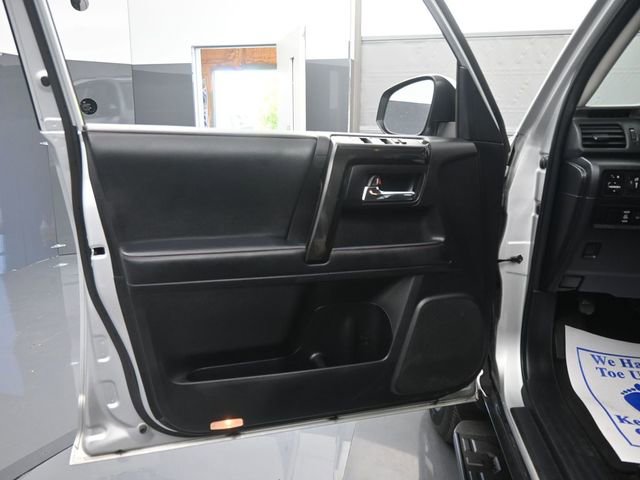 Used 2024 Toyota 4Runner TRD Off-Road image 10