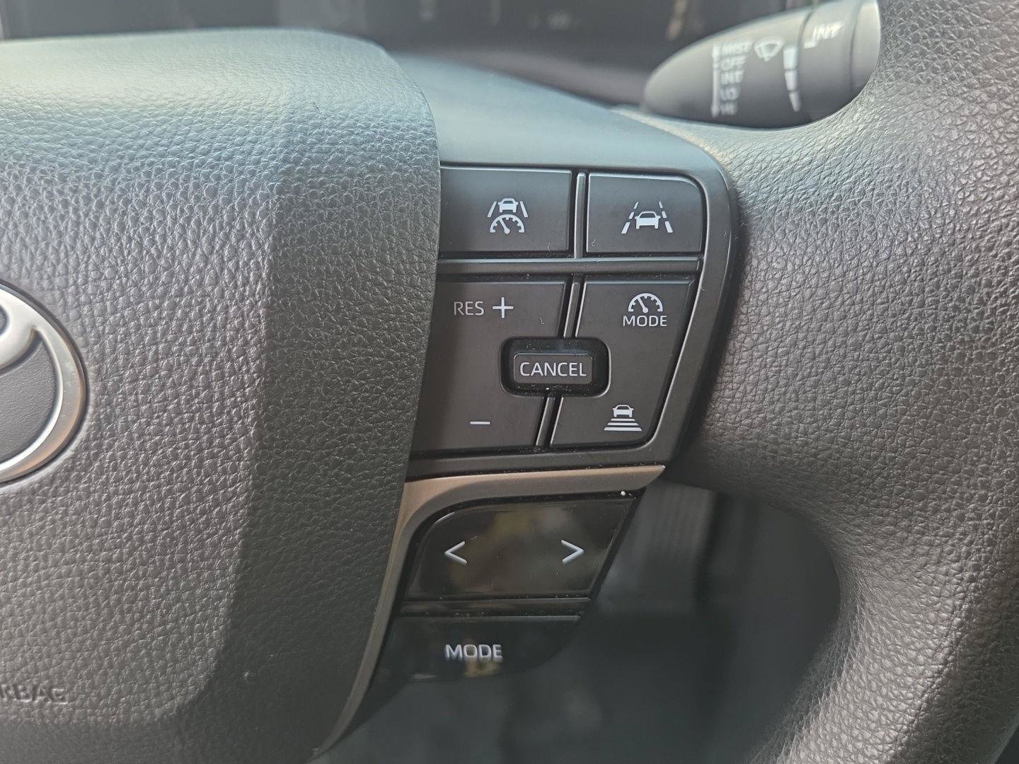 Used 2025 Toyota Camry LE FWD image 24