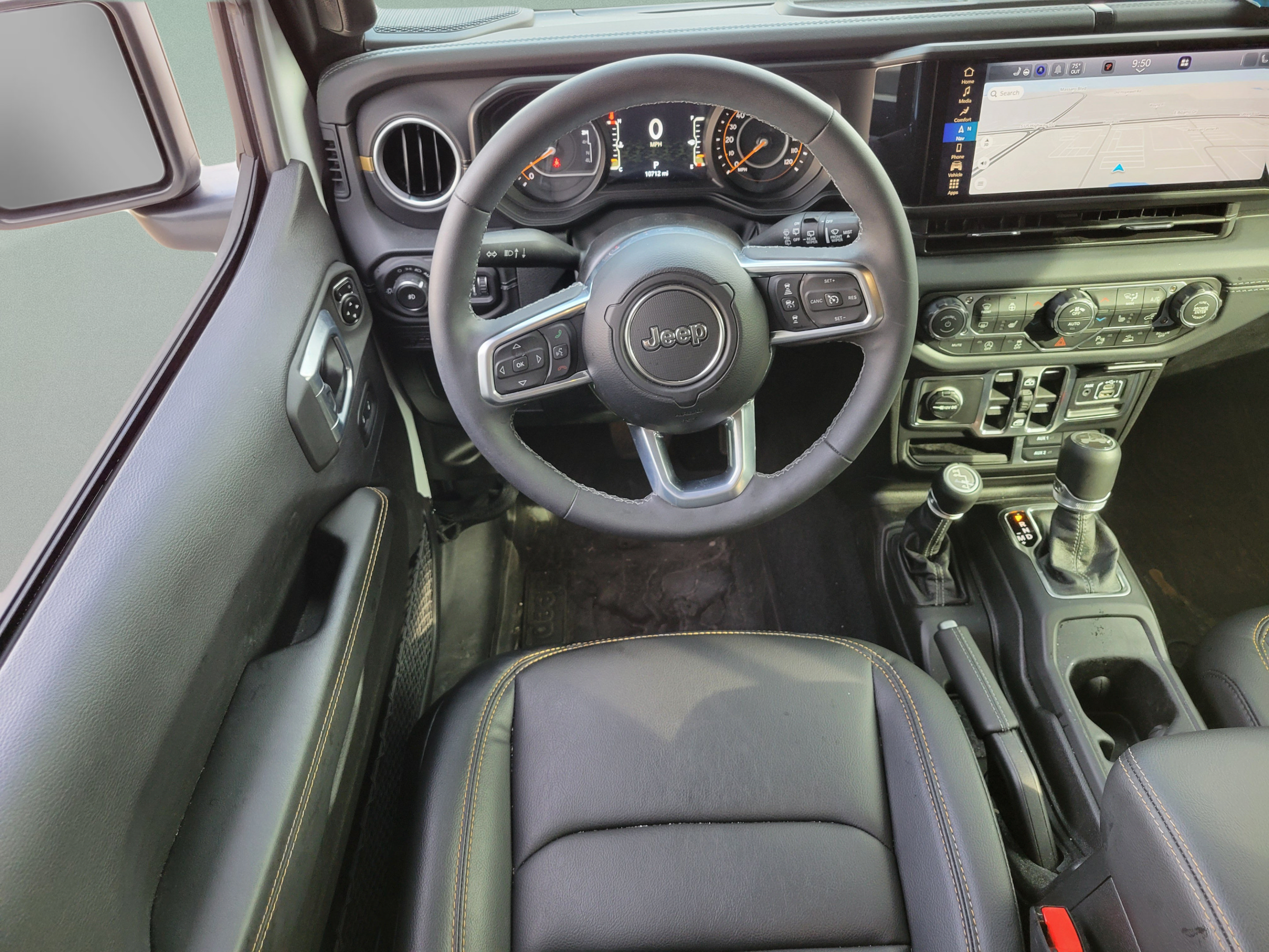 Used 2026 Jeep Wrangler Unlimited Sahara AWD/4WD image 8