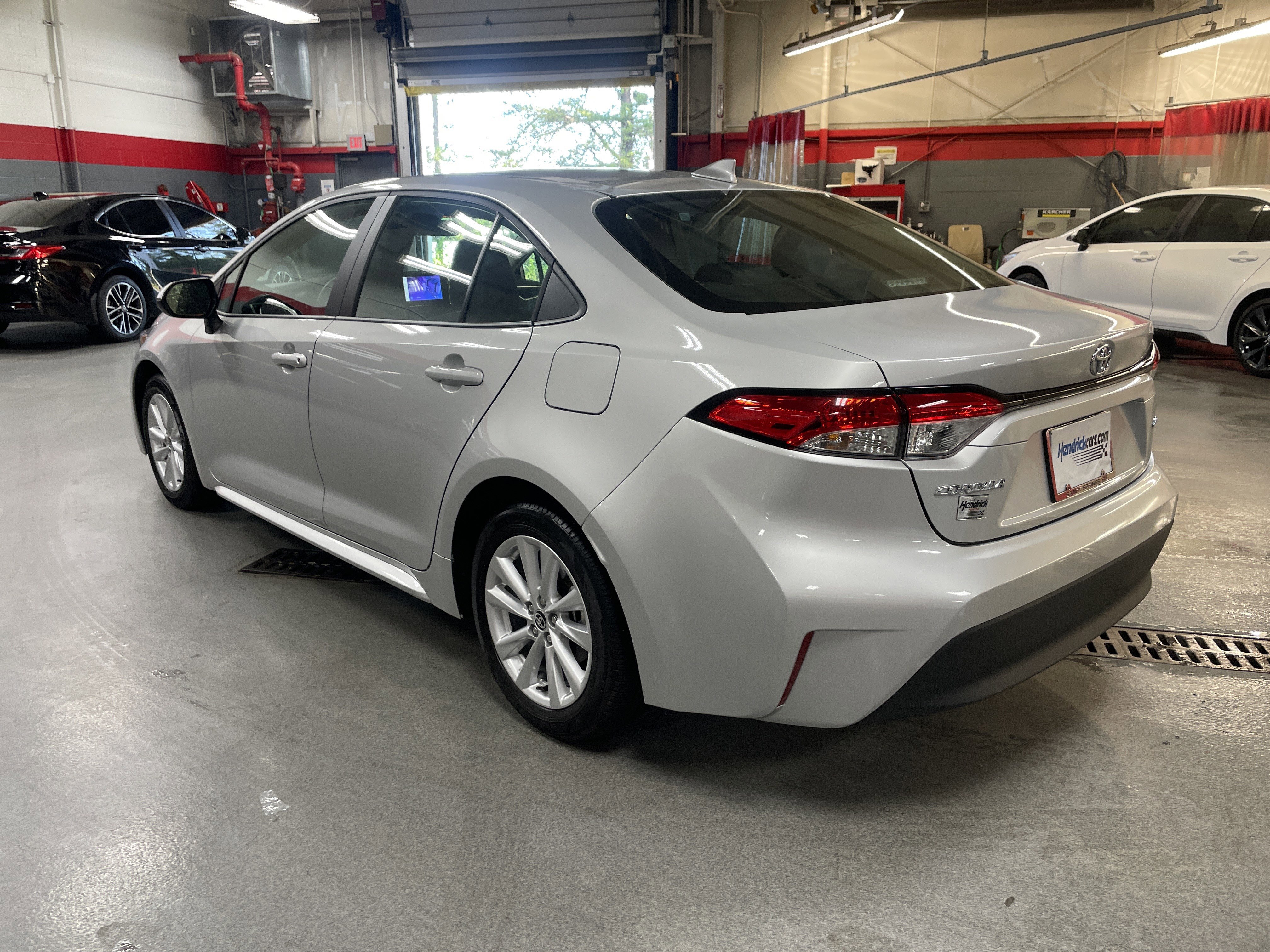 Used 2024 Toyota Corolla LE w/ LE Convenience Package image 8