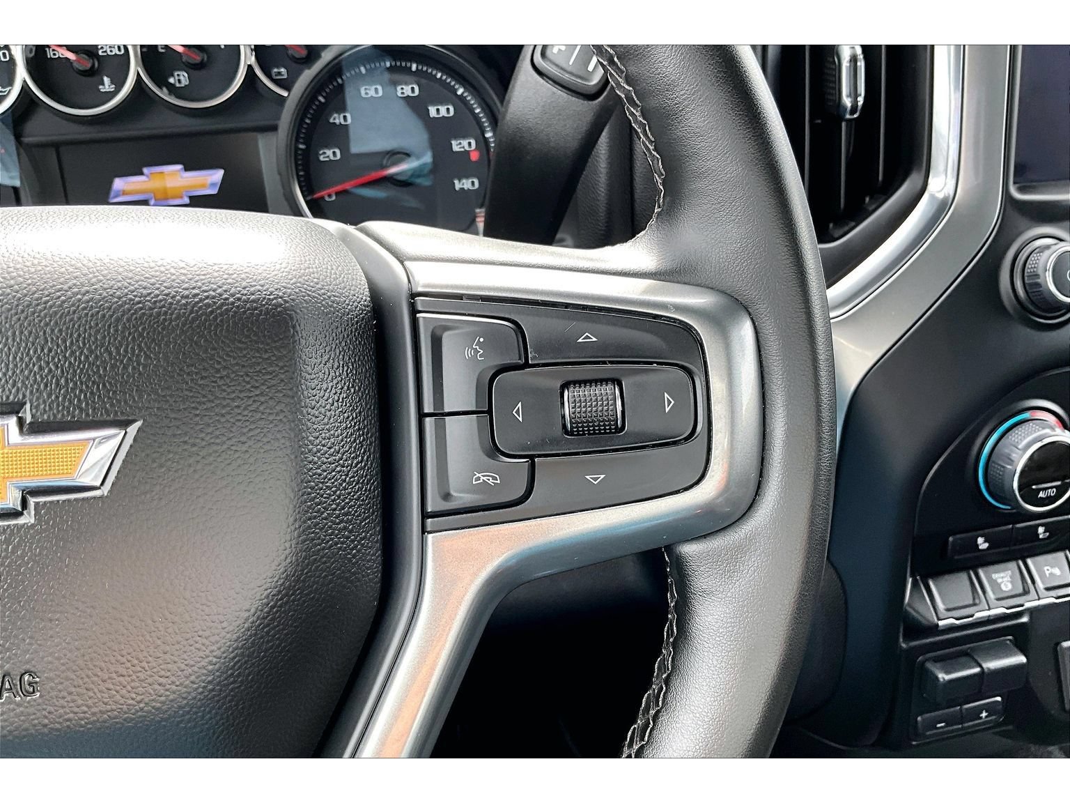 Used 2023 Chevrolet Silverado 3500 LTZ AWD/4WD image 13