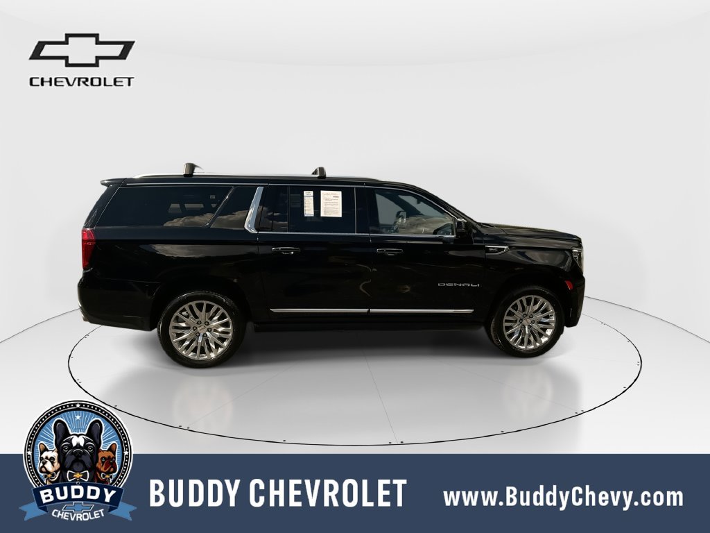 Used 2023 GMC Yukon XL Denali AWD/4WD image 9