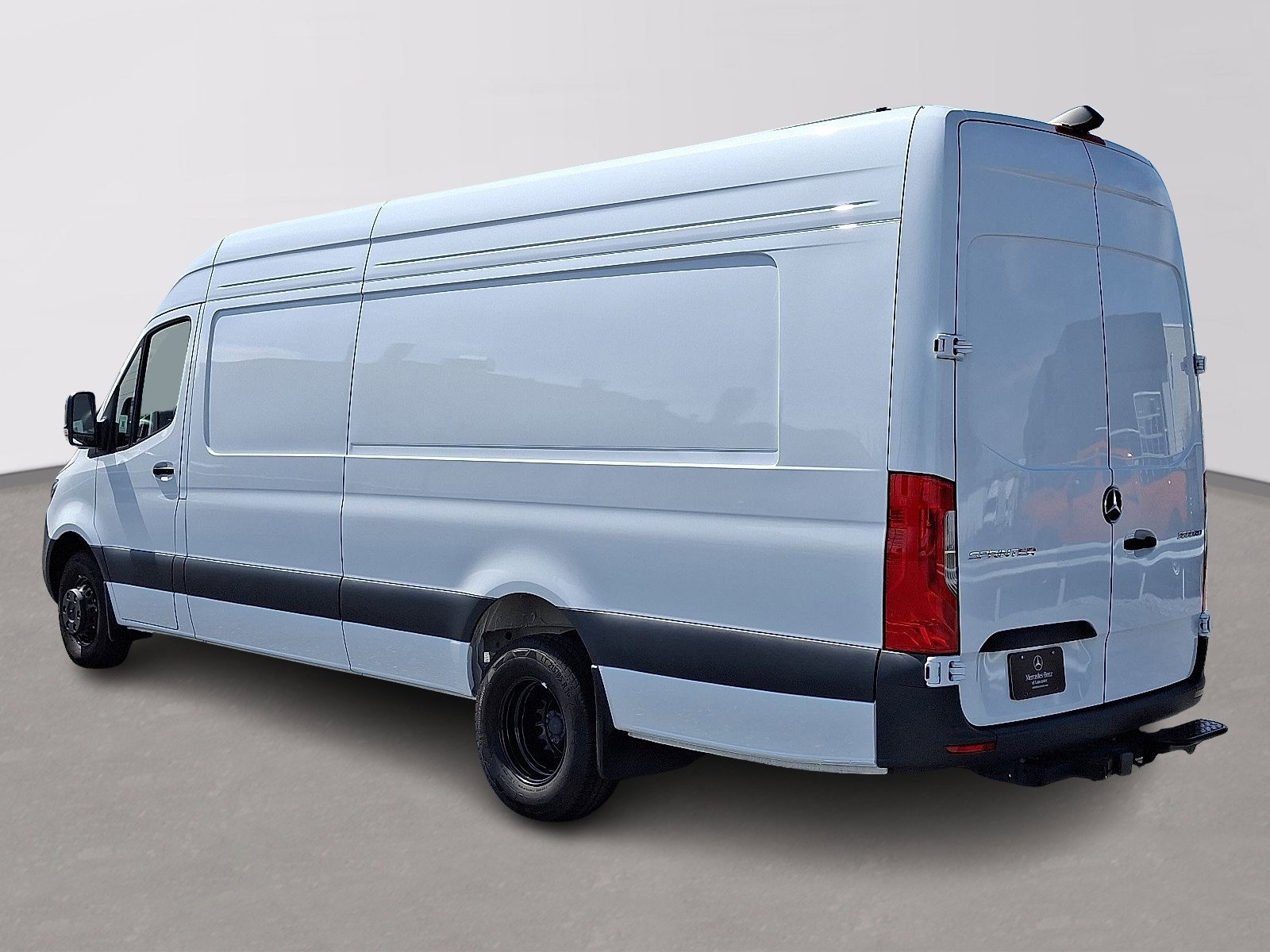 Used 2024 Mercedes-Benz Sprinter 3500 image 6