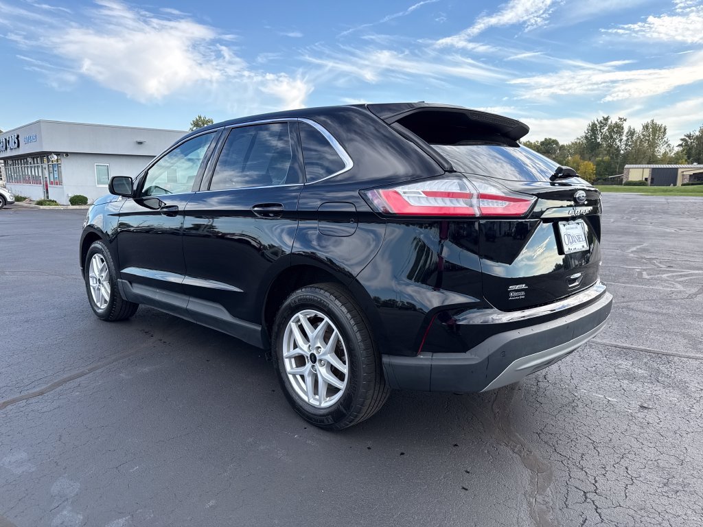 Used 2023 Ford Edge SEL w/ Convenience Package AWD/4WD image 3