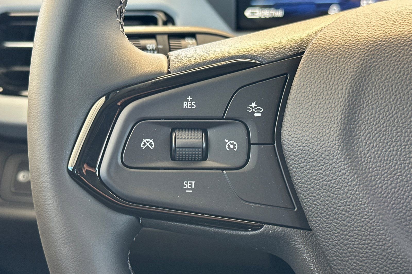 New 2027 Chevrolet Bolt LT w/ Comfort Package image 26