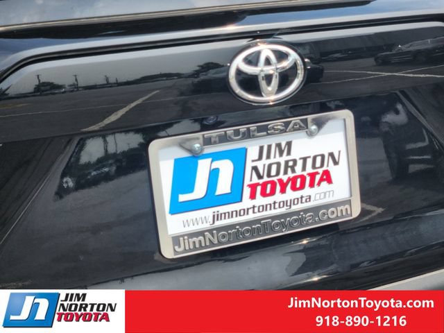Used 2025 Toyota RAV4 XLE AWD/4WD image 11