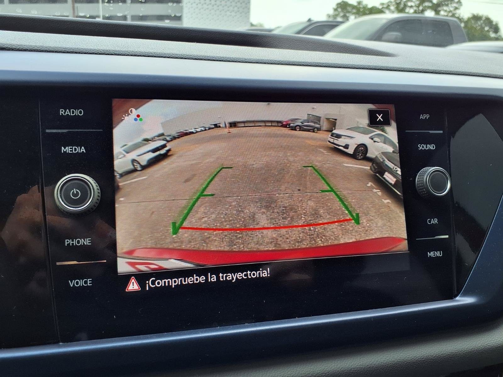 Used 2023 Volkswagen Taos SE FWD image 5
