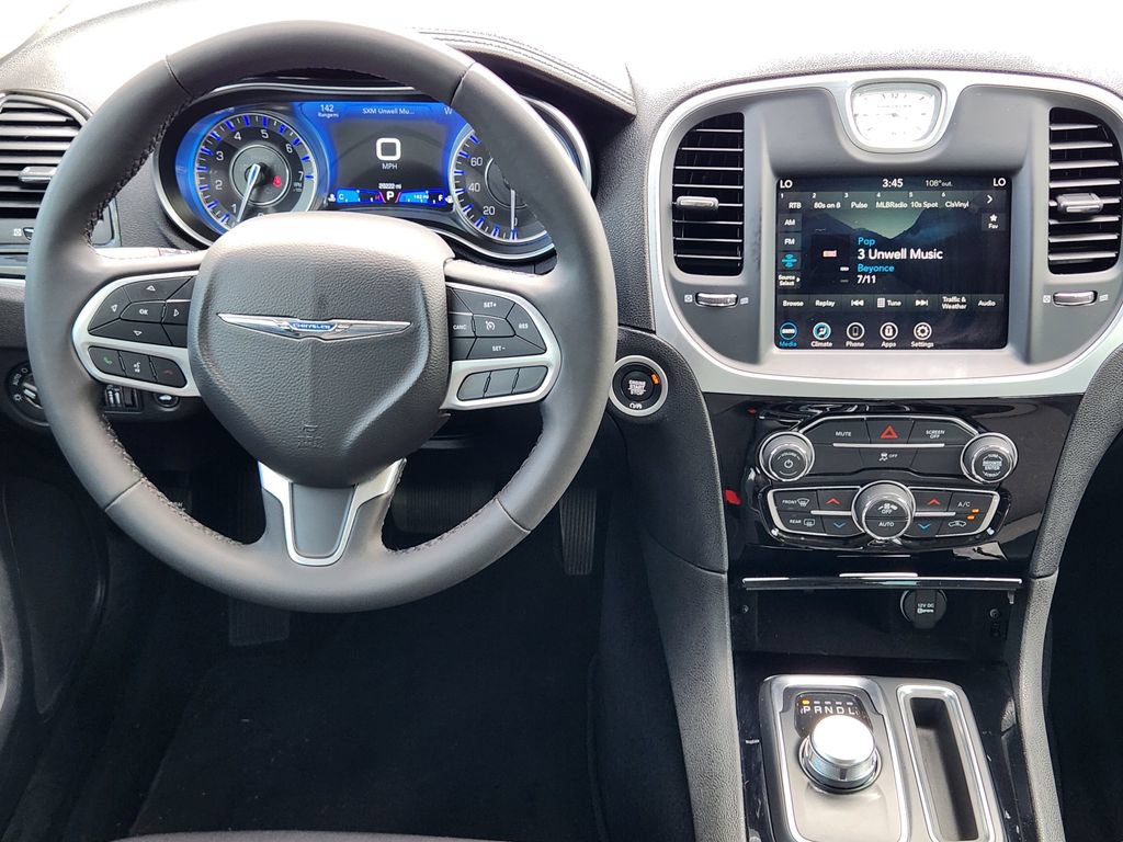 Used 2023 Chrysler 300 Touring w/ Sport Appearance Package RWD image 26