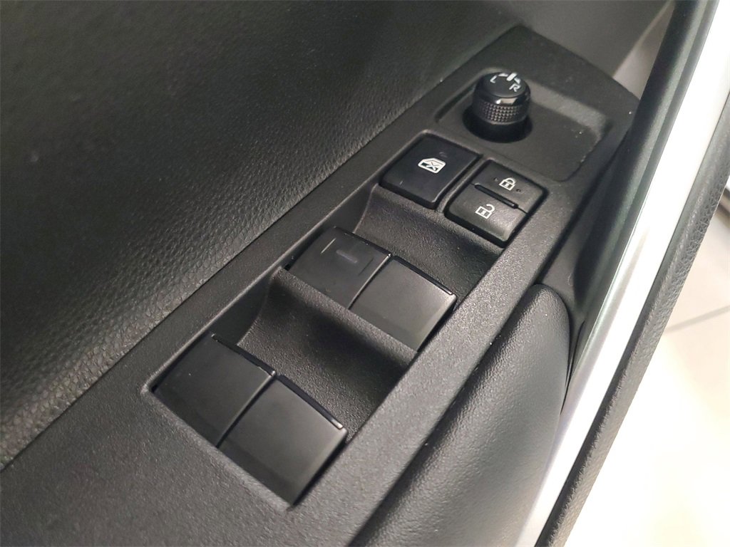 Used 2024 Toyota Corolla Cross LE w/ Moonroof Package image 18