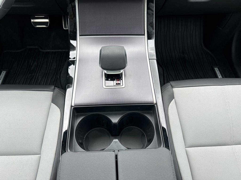 New 2026 Land Rover Range Rover Velar Dynamic SE image 23