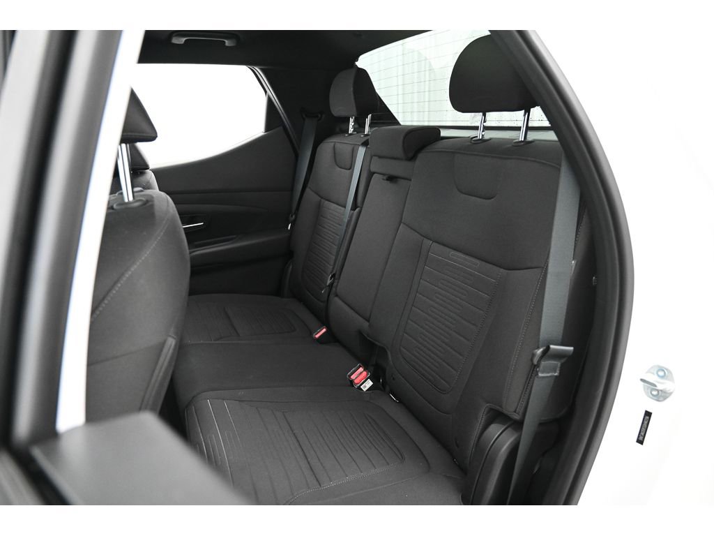 Used 2025 Hyundai Santa Cruz SE image 25