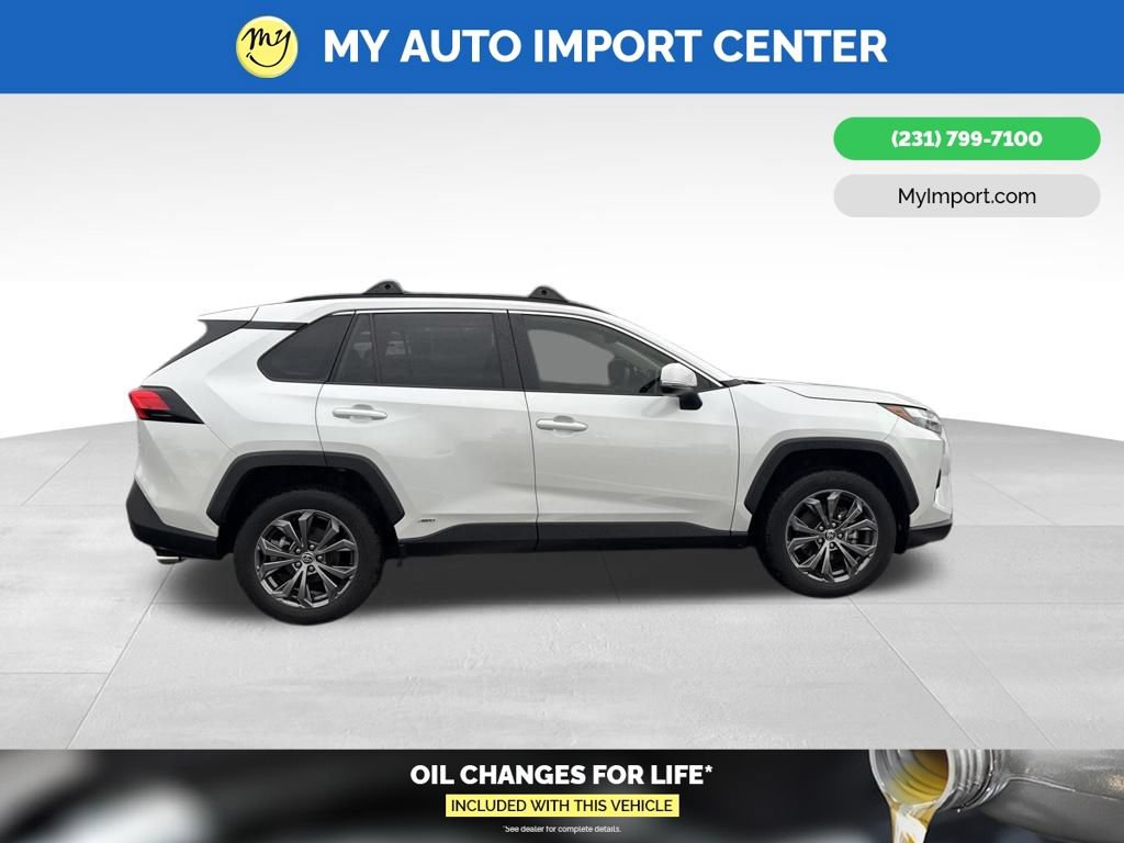 Used 2025 Toyota RAV4 XLE Premium w/ Weather Package AWD/4WD image 8