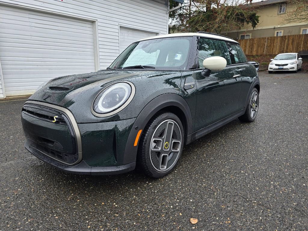 Used 2024 MINI Cooper SE w/ MINI Resolute Edition image 7
