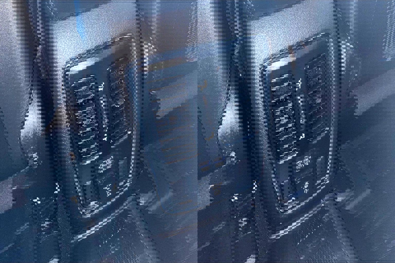 Used 2021 Jeep Grand Cherokee Limited AWD/4WD image 33