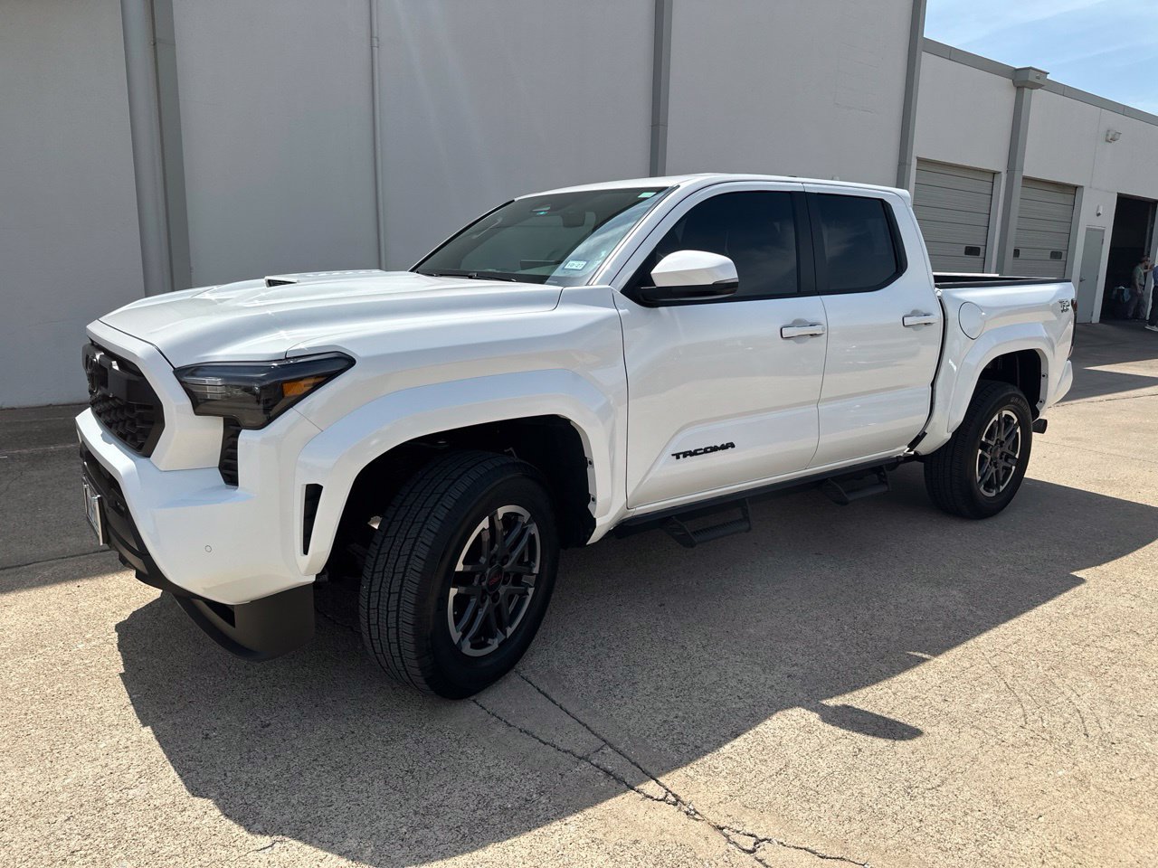 Used 2025 Toyota Tacoma TRD Sport w/ TRD Sport Upgrade Package RWD image 1